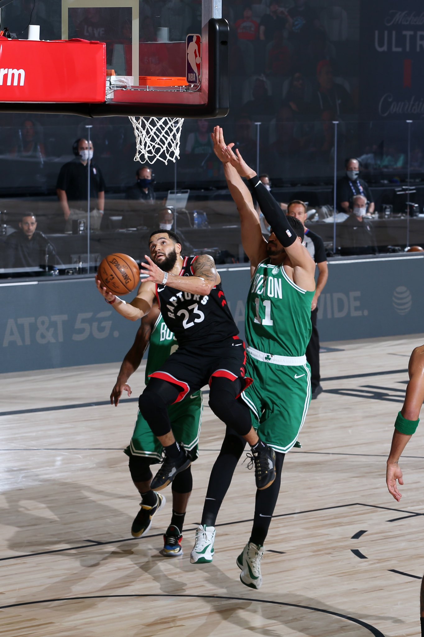 关于窗口期突围战来临，多伦多猛龙围绕足总杯更衣室发声，悬念犹存，团队化学反应显著的信息-爱游戏链接网址